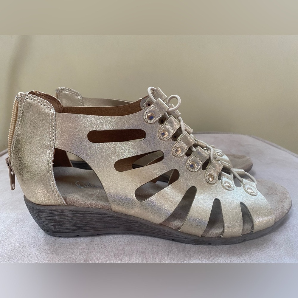 Gold Gladiator Sandals with 1 1/2” Wedge Women’s Size 5 1/2